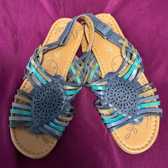 naturalizer huarache sandals